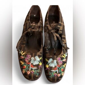 Fendi Floral Embroidered Loafers in Brown and Multicolor